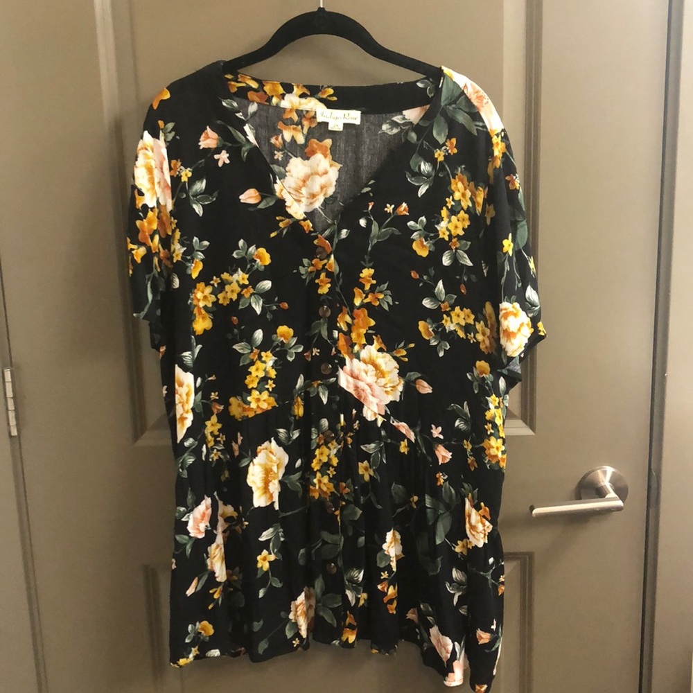 Macy’s Floral Blouse (NEVER WORN)